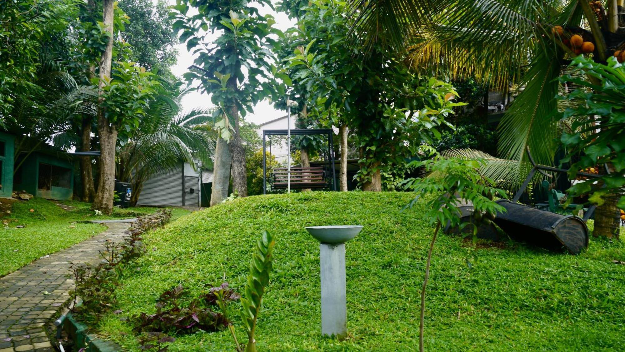 Colonial Residence Kandy Villa Exterior photo